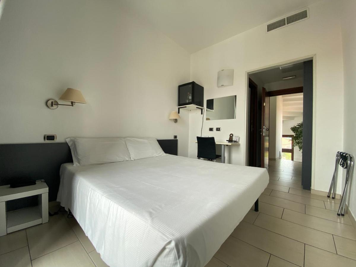 Hotel La Locanda Cadrezzate Extérieur photo